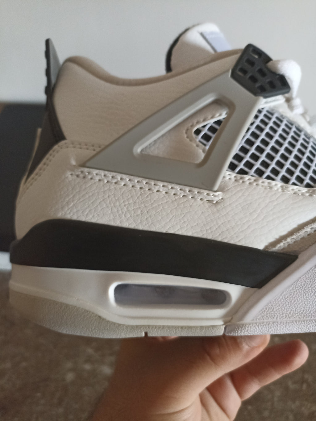 Air Jordan 4 Retro "Military Black